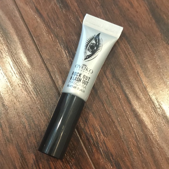 Makeup Bundle - Picture 6 of 8